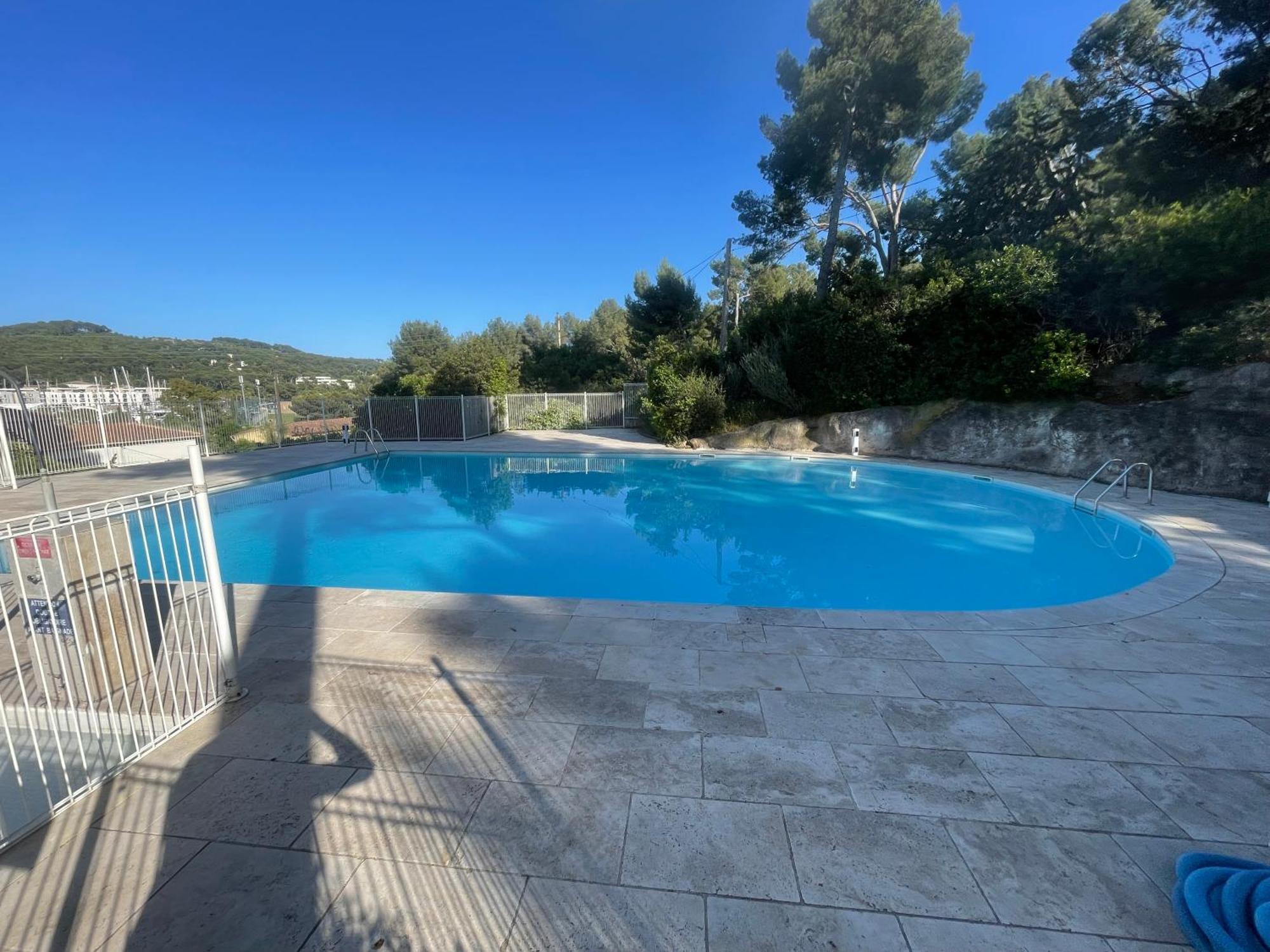 T1 Avec Piscine à 300m Des Plages Pour 4 Personnes - Résidence Saint Elme Appartement *